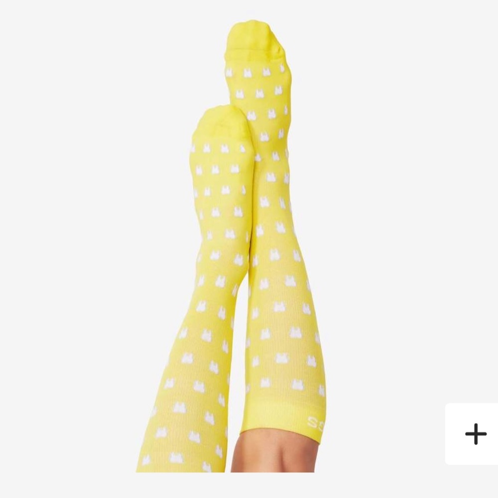 NWT Figs Put A Crown On It Compression Socks SMALL